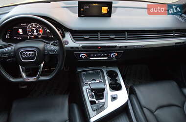 Внедорожник / Кроссовер Audi SQ7 2018 в 