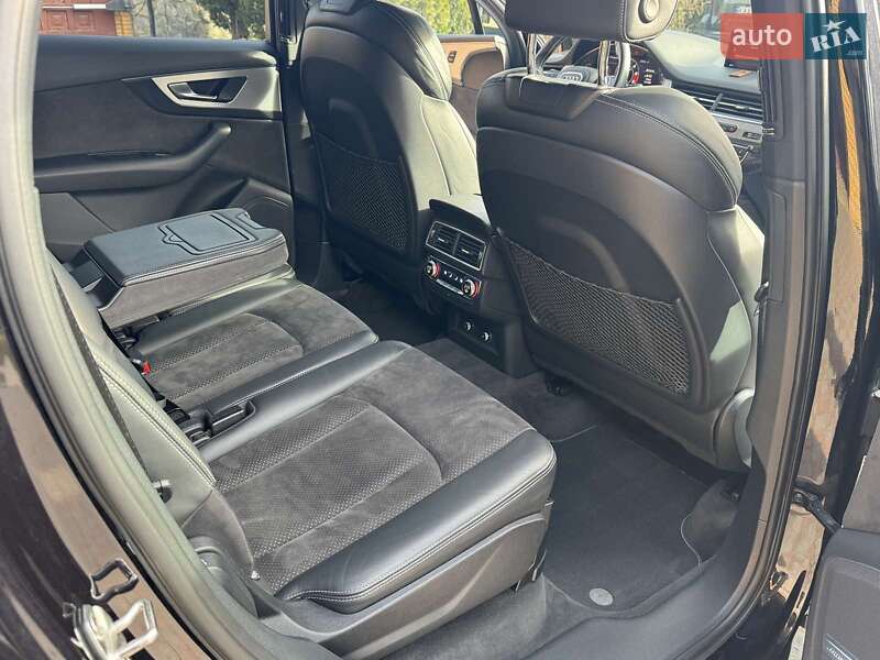 Внедорожник / Кроссовер Audi SQ7 2018 в Киеве