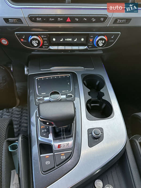 Внедорожник / Кроссовер Audi SQ7 2016 в Львове