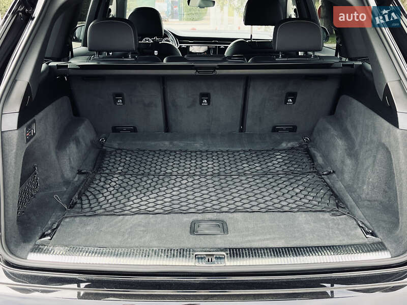 Позашляховик / Кросовер Audi SQ7 2020 в Луцьку