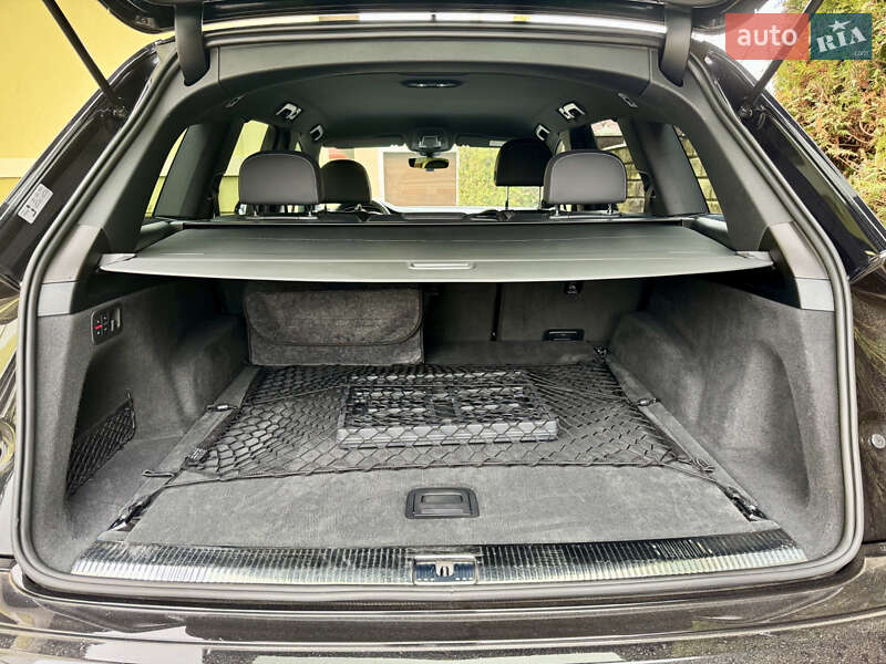 Позашляховик / Кросовер Audi SQ7 2020 в Луцьку