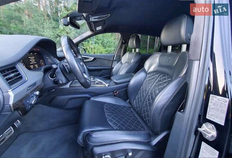 Внедорожник / Кроссовер Audi SQ7 2016 в Карловке