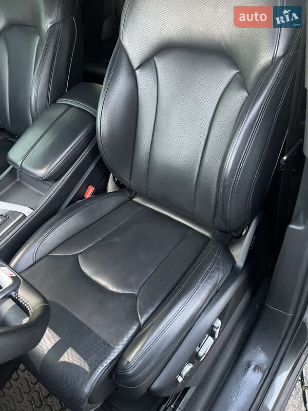 Внедорожник / Кроссовер Audi SQ7 2019 в Берегово