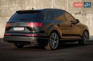 Внедорожник / Кроссовер Audi SQ7 2017 в 