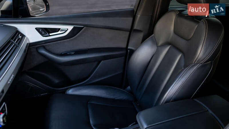 Внедорожник / Кроссовер Audi SQ7 2017 в Львове