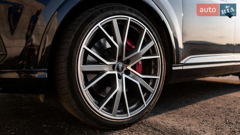 Внедорожник / Кроссовер Audi SQ7 2017 в Львове