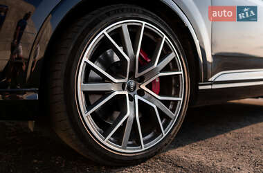 Внедорожник / Кроссовер Audi SQ7 2017 в 