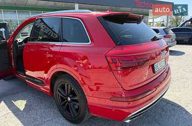 Внедорожник / Кроссовер Audi SQ7 2017 в 