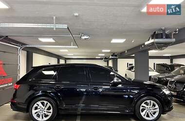 Внедорожник / Кроссовер Audi SQ7 2020 в 