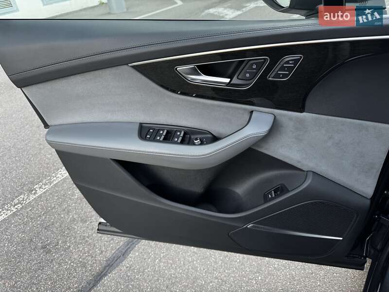 Позашляховик / Кросовер Audi SQ7 2023 в Києві
