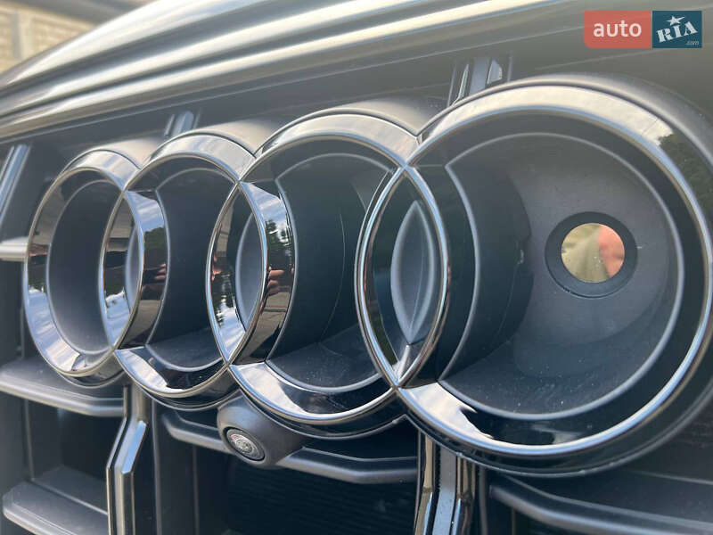 Внедорожник / Кроссовер Audi SQ7 2019 в Луцке