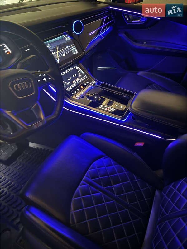 Внедорожник / Кроссовер Audi SQ7 2019 в Луцке
