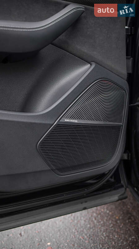 Внедорожник / Кроссовер Audi SQ7 2023 в Черновцах