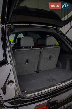 Внедорожник / Кроссовер Audi SQ7 2023 в 