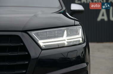 Внедорожник / Кроссовер Audi SQ7 2017 в 