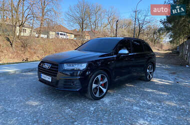 Внедорожник / Кроссовер Audi SQ7 2018 в Сваляве