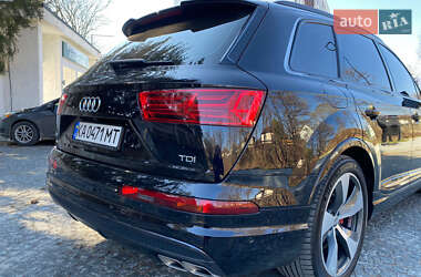 Внедорожник / Кроссовер Audi SQ7 2018 в 