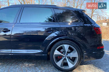 Внедорожник / Кроссовер Audi SQ7 2018 в 