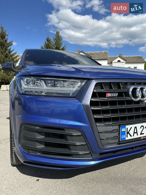 Внедорожник / Кроссовер Audi SQ7 2017 в 
