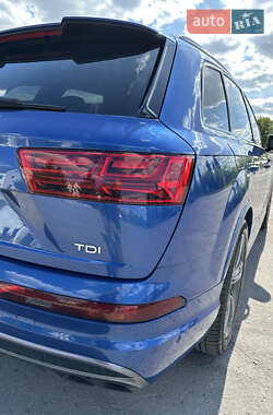 Внедорожник / Кроссовер Audi SQ7 2017 в 