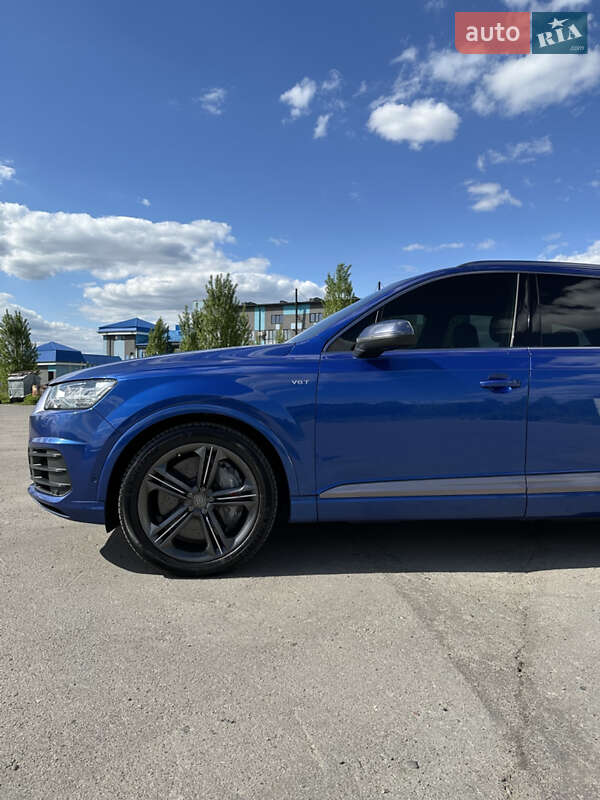 Внедорожник / Кроссовер Audi SQ7 2017 в Ровно