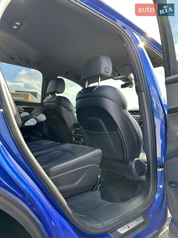 Внедорожник / Кроссовер Audi SQ7 2017 в Ровно