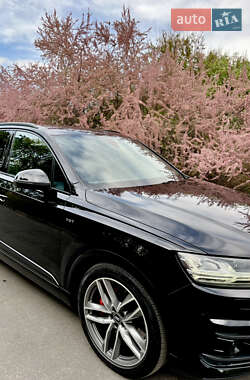 Внедорожник / Кроссовер Audi SQ7 2017 в 