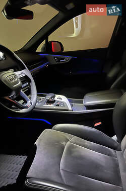 Внедорожник / Кроссовер Audi SQ7 2017 в 