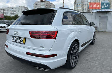 Внедорожник / Кроссовер Audi SQ7 2017 в Ужгороде