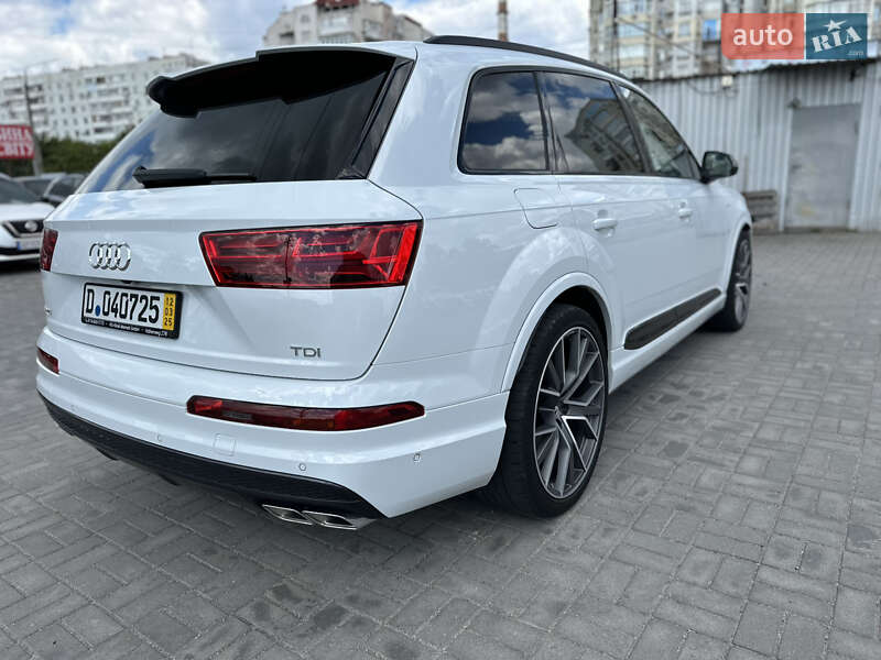 Внедорожник / Кроссовер Audi SQ7 2017 в Ужгороде
