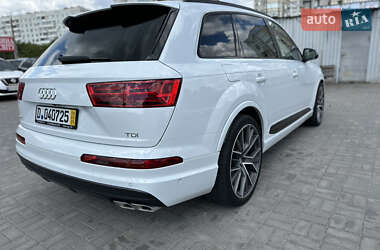 Внедорожник / Кроссовер Audi SQ7 2017 в 