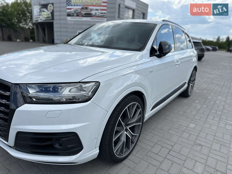Внедорожник / Кроссовер Audi SQ7 2017 в Ужгороде