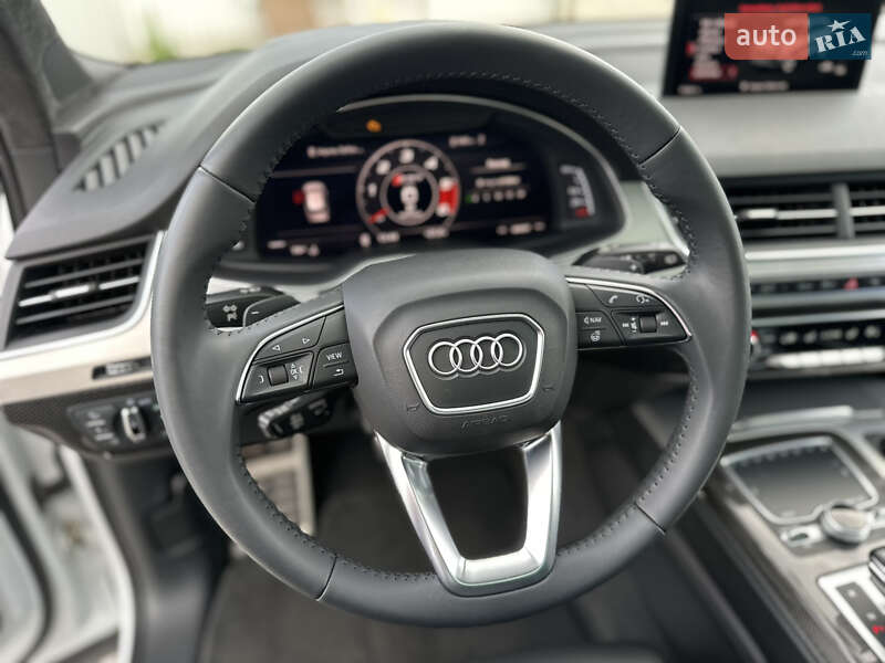 Внедорожник / Кроссовер Audi SQ7 2017 в Ужгороде