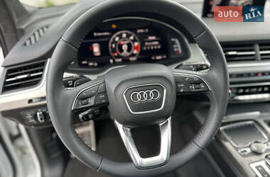 Внедорожник / Кроссовер Audi SQ7 2017 в 