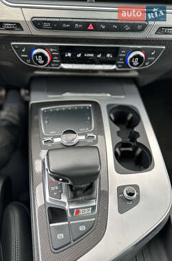 Внедорожник / Кроссовер Audi SQ7 2017 в Ужгороде