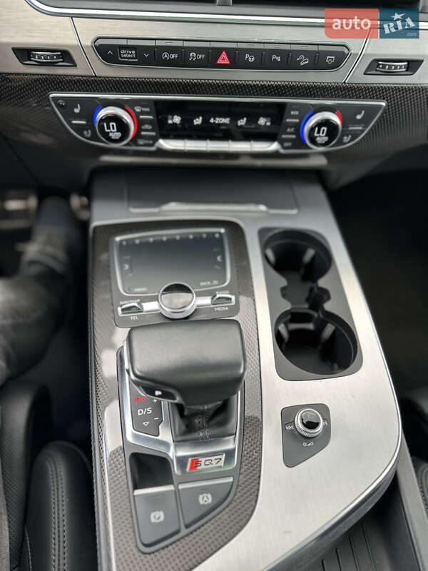Внедорожник / Кроссовер Audi SQ7 2017 в Ужгороде