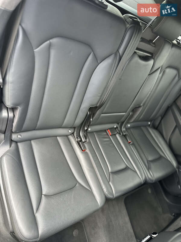 Внедорожник / Кроссовер Audi SQ7 2017 в Ужгороде