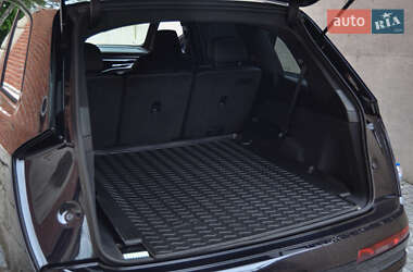 Внедорожник / Кроссовер Audi SQ7 2021 в 