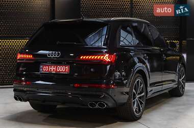 Внедорожник / Кроссовер Audi SQ7 2020 в 