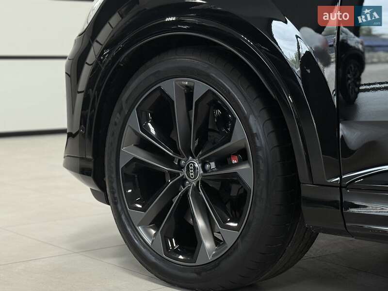 Внедорожник / Кроссовер Audi SQ7 2024 в Тернополе