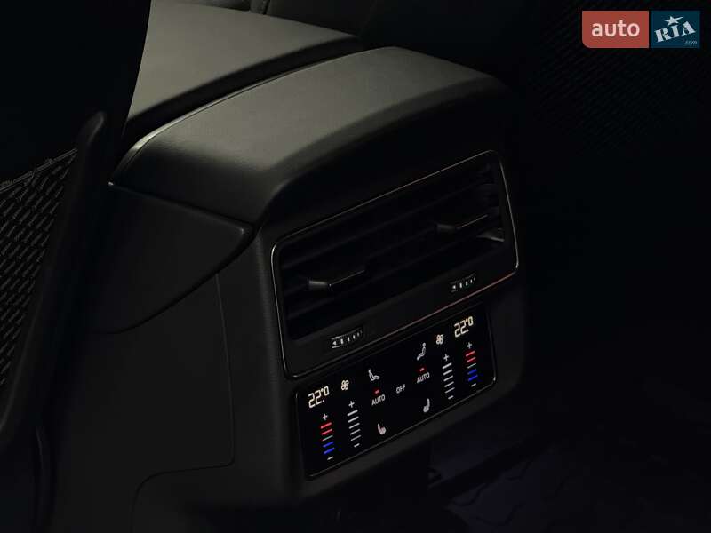 Внедорожник / Кроссовер Audi SQ7 2024 в Тернополе