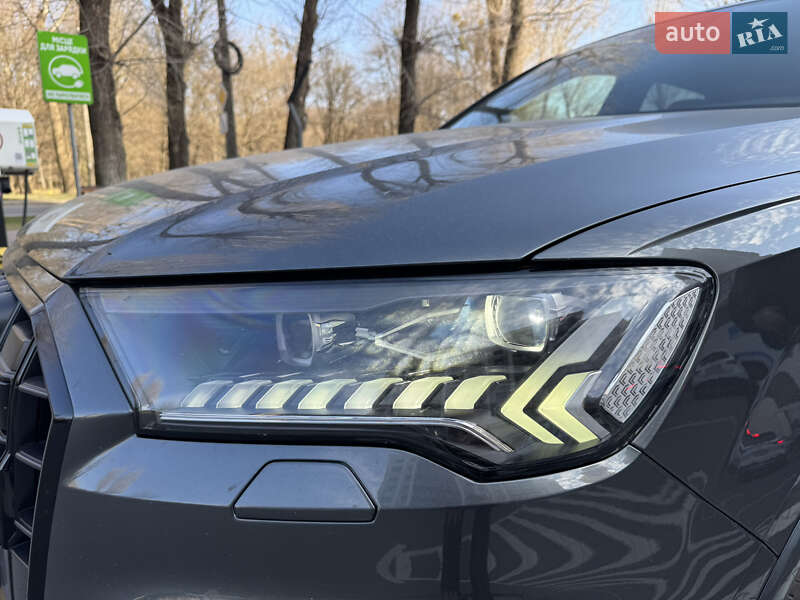 Внедорожник / Кроссовер Audi SQ7 2021 в Хмельницком