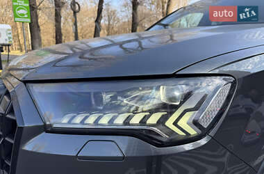 Внедорожник / Кроссовер Audi SQ7 2021 в 