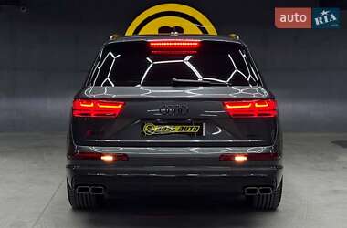 Внедорожник / Кроссовер Audi SQ7 2018 в 