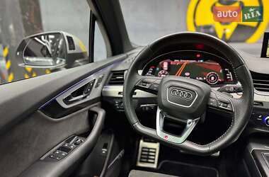 Внедорожник / Кроссовер Audi SQ7 2018 в 