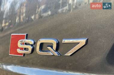Внедорожник / Кроссовер Audi SQ7 2018 в 