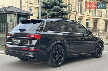 Внедорожник / Кроссовер Audi SQ7 2024 в 