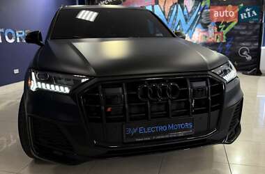 Позашляховик / Кросовер Audi SQ7 2020 в 