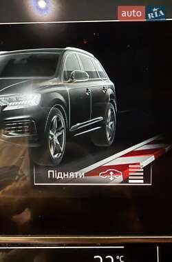 Позашляховик / Кросовер Audi SQ7 2020 в 
