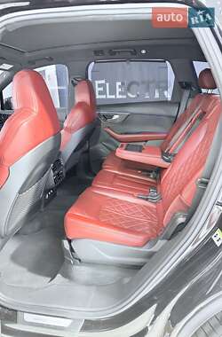 Позашляховик / Кросовер Audi SQ7 2020 в 